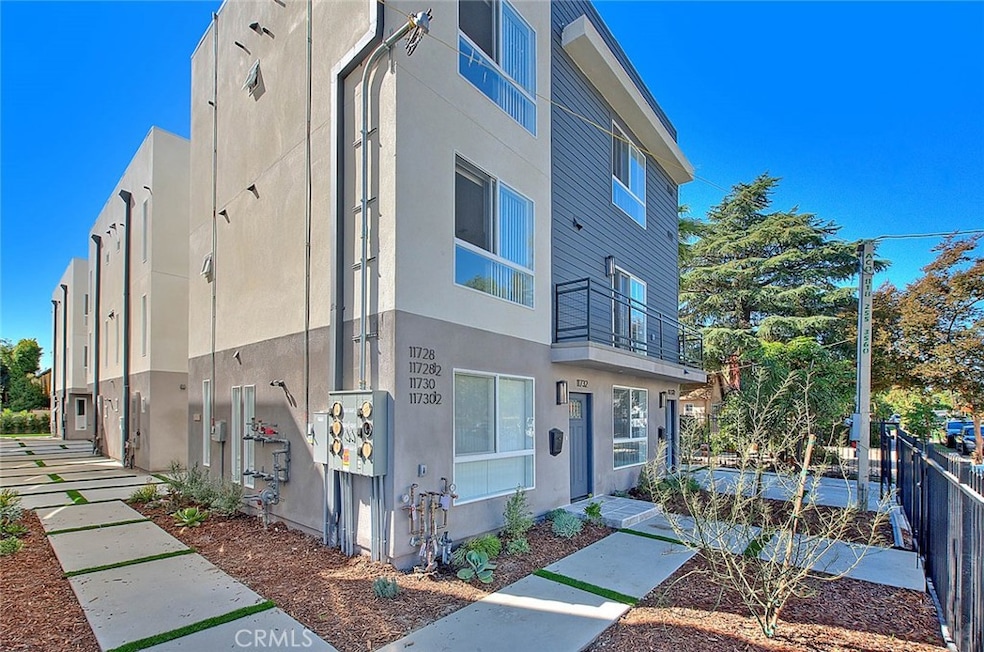 11726 Hamlin St, North Hollywood, CA 91606 - photo 1