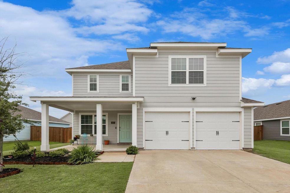 625 Mayfield Dr, Cleburne, TX 76031 - photo 1