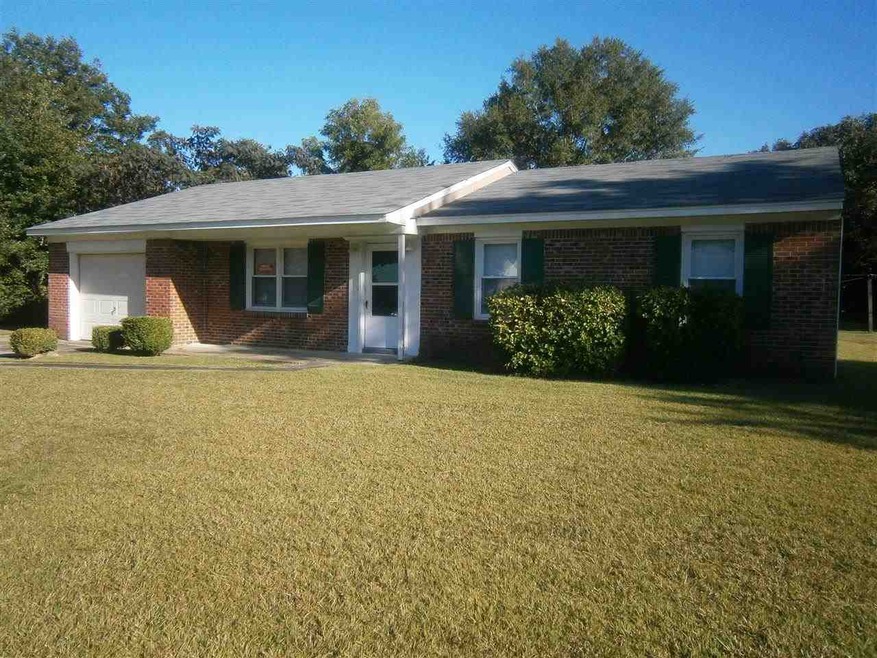 404 Tower Dr, Jacksonville, NC 28546 - photo 1