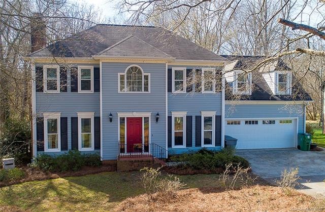 Welcome to your new South Charlotte home with 2 gi