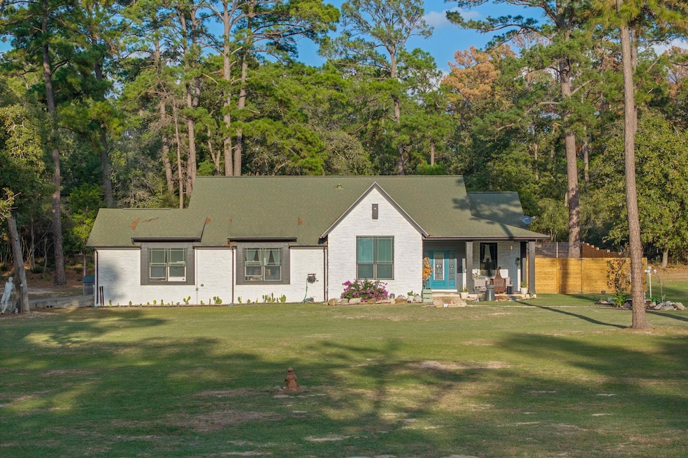 402 Pine Tree Loop, Bastrop, TX 78602 - photo 1