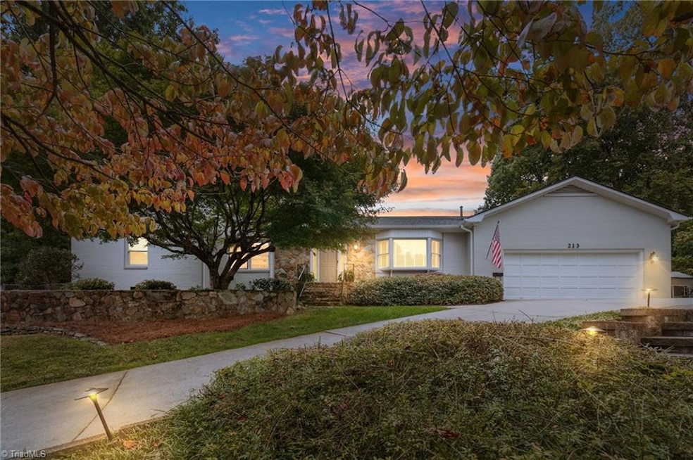 Pending $812,500 • Co-Listing Agent