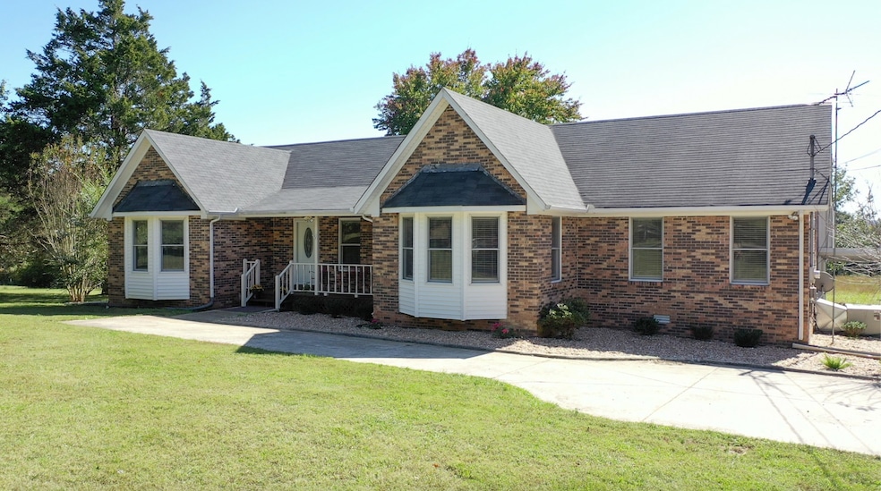 1152 Narrows Rd, Shelbyville, TN 37160 - photo 1