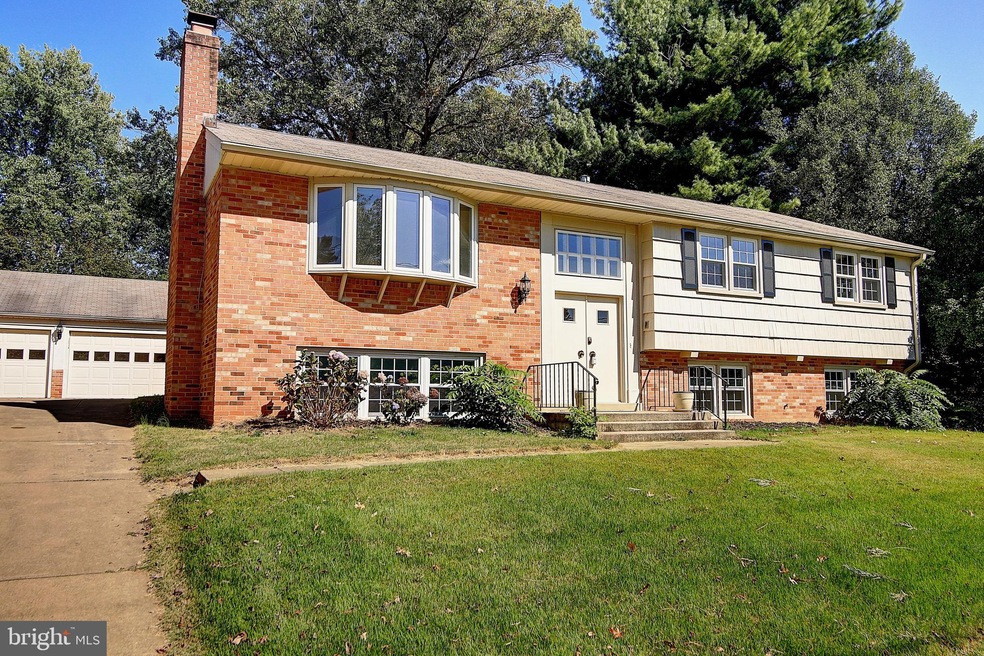 10702 Ames St, Fairfax, VA 22032 - photo 1