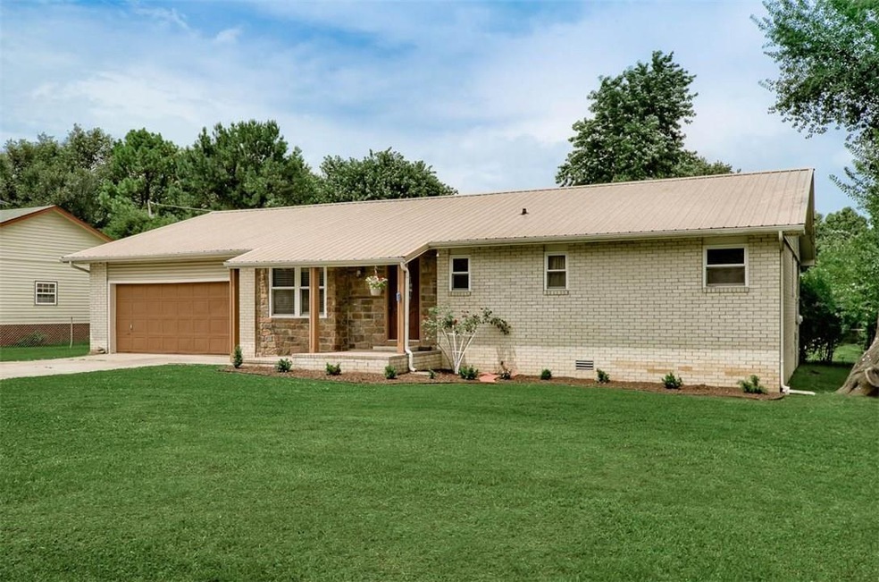 215 NW K St, Bentonville, AR 72712 - photo 1