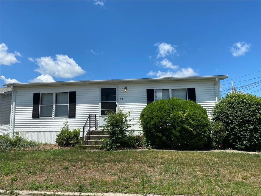 548 Kenyon Ave, Pawtucket, RI 02861 - photo 1