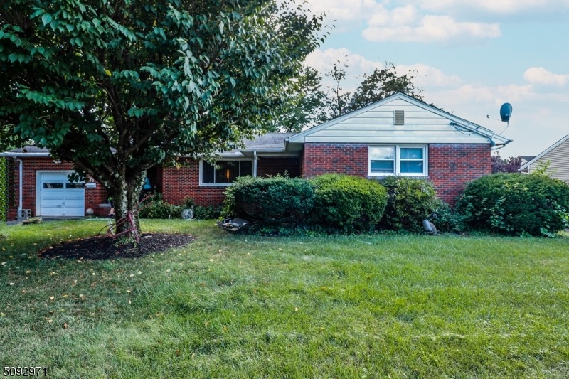 22 Kossuth St, Somerset, NJ 08873 - photo 1