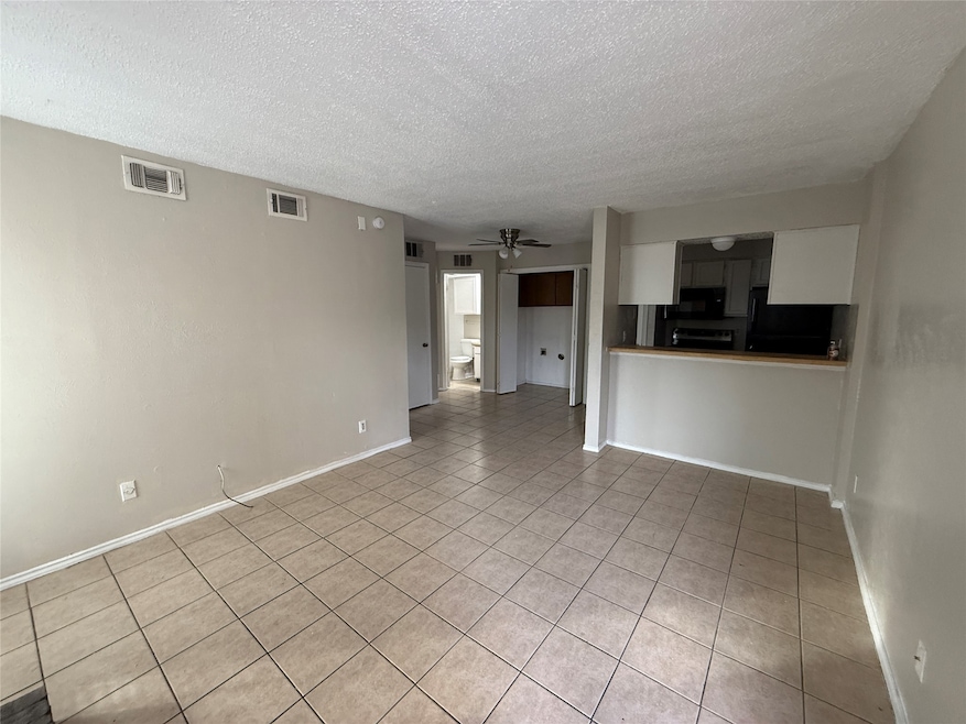 9520 Royal Ln unit 201, Dallas, TX 75243 - photo 1