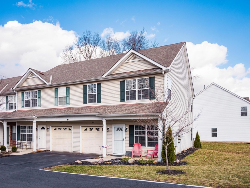 z 635 Grove Cir080
