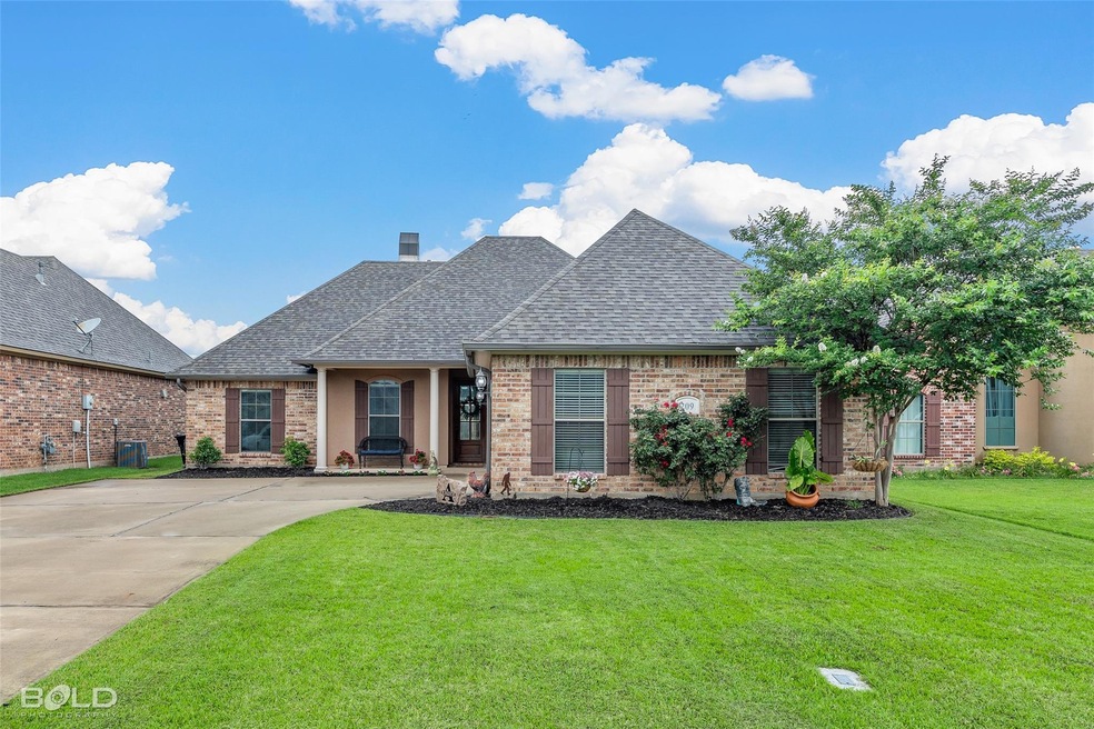 View of front of property and front lawn