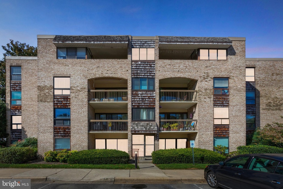 427 Christopher Ave unit T3, Gaithersburg, MD 20879 - photo 1