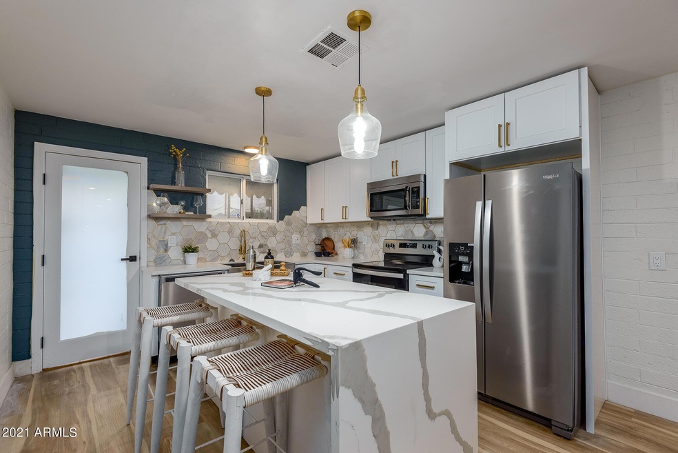 8905 N 2nd Way, Phoenix, AZ 85020 - photo 1