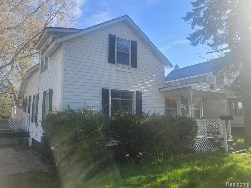 1107 White St, Port Huron, MI 48060 - photo 1