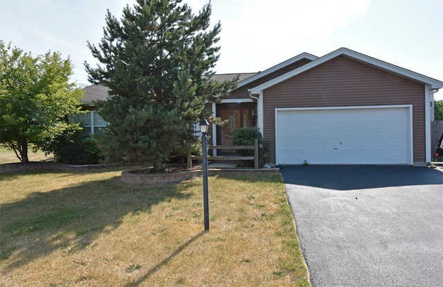 1529 Southport Ct, Zion, IL 60099 - photo 1