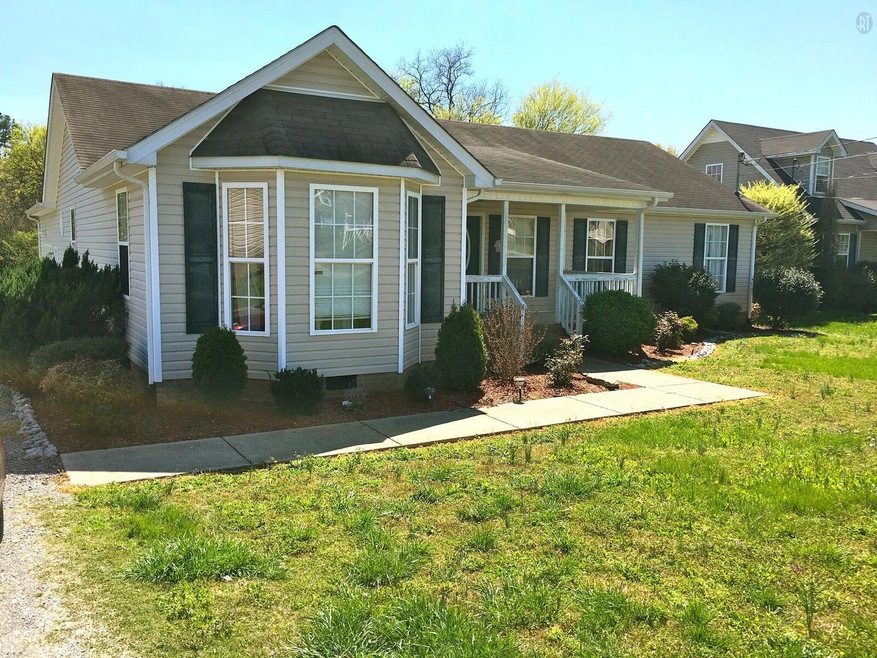 213 Warren Cir, Shelbyville, TN 37160 - photo 1