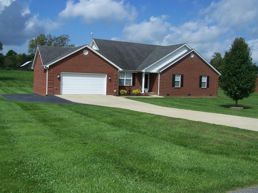 116 Man-O-war Dr, Harrodsburg, KY 40330 - photo 1