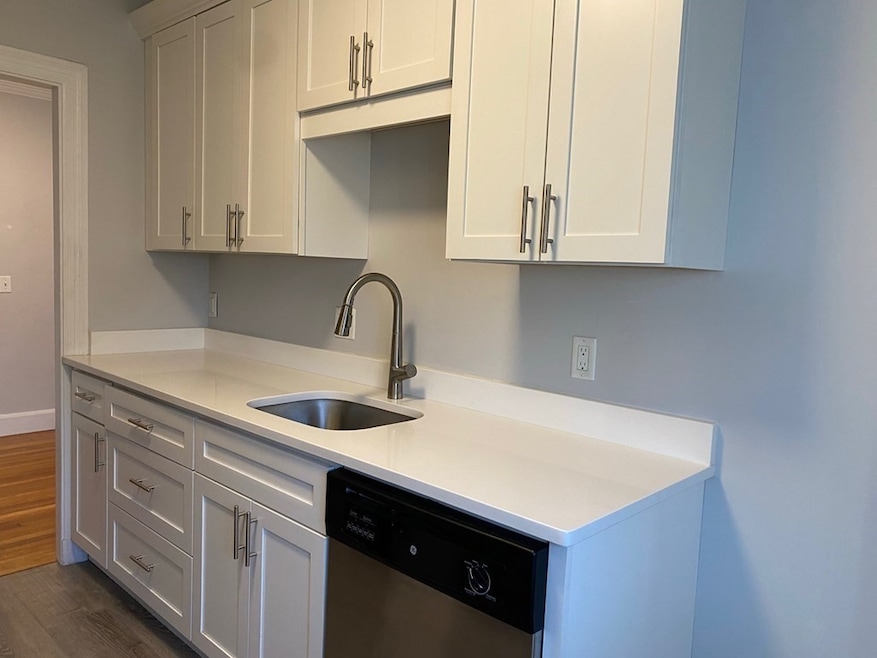 14 Mount Ida St unit 4, Newton, MA 02458 - photo 1