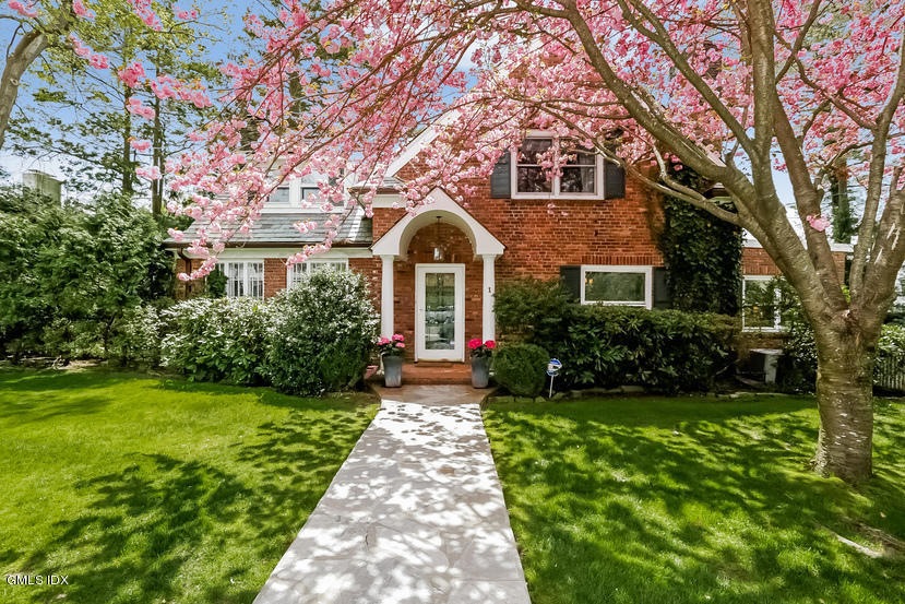 1 Sylvan Ln, Old Greenwich, CT 06870 - photo 1