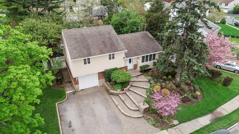 63 Colony Ln, Syosset, NY 11791 - photo 1