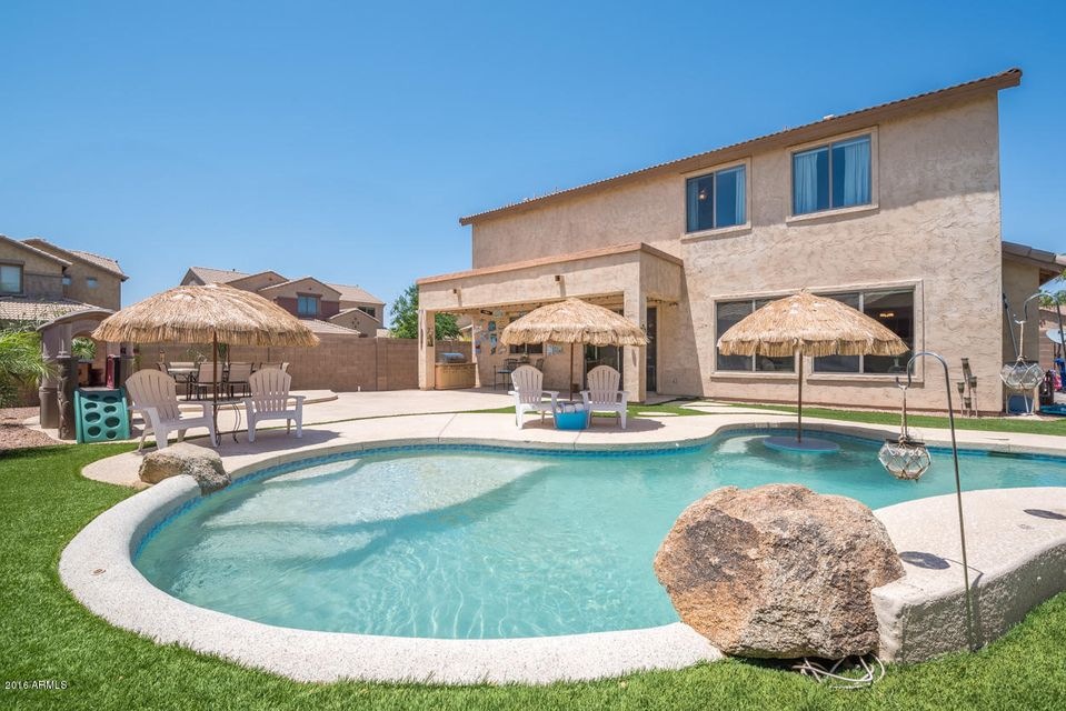Entertainer's Backyard!