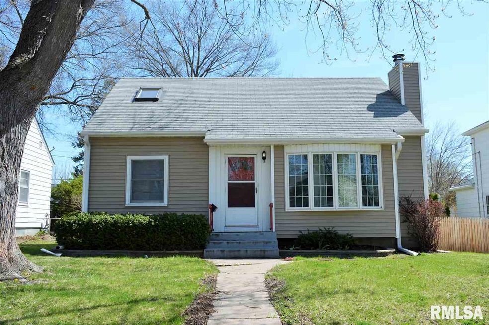 2507 N Myrtle St, Davenport, IA 52804 - photo 1