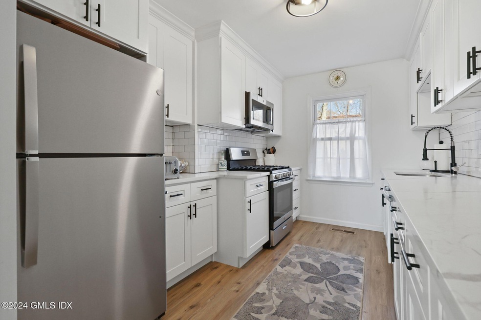 98 Valley Rd unit 6, Cos Cob, CT 06807 - photo 1