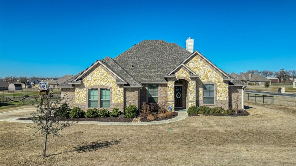 100 Spirit Ct, Weatherford, TX 76087 - photo 1