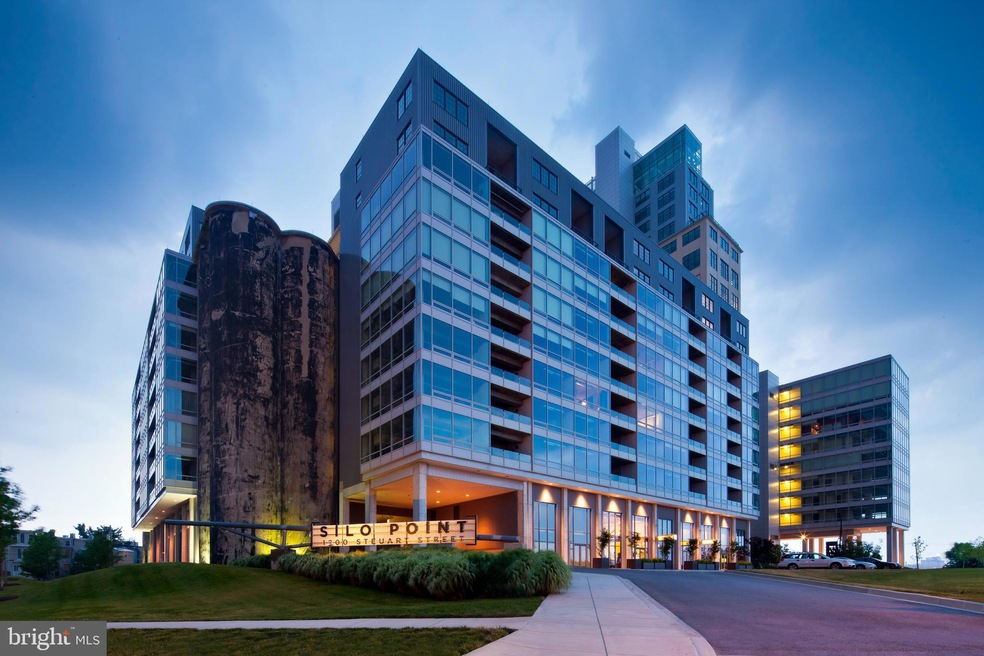 Silo Point unit 930, Baltimore, MD 21230 - photo 1