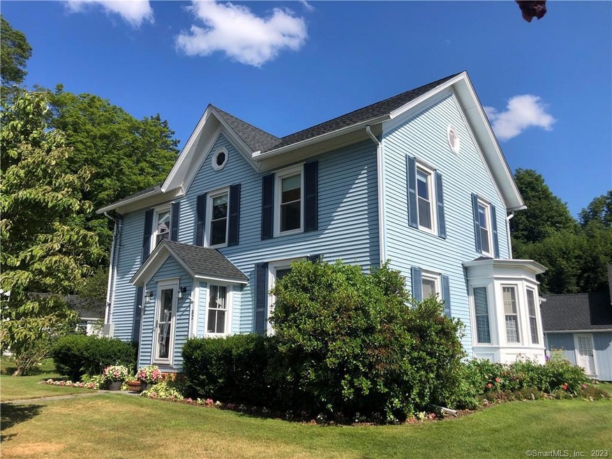 32 Ethan Allen St, Salisbury, CT 06068 - photo 1