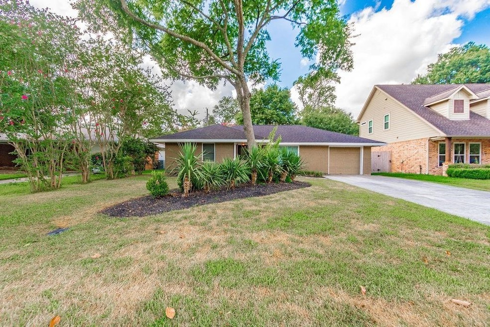 2019 Libbey Dr, Houston, TX 77018 - photo 1