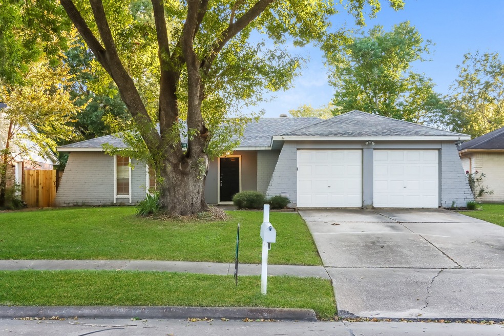 16310 Forest Bend Ave, Friendswood, TX 77546 - photo 1