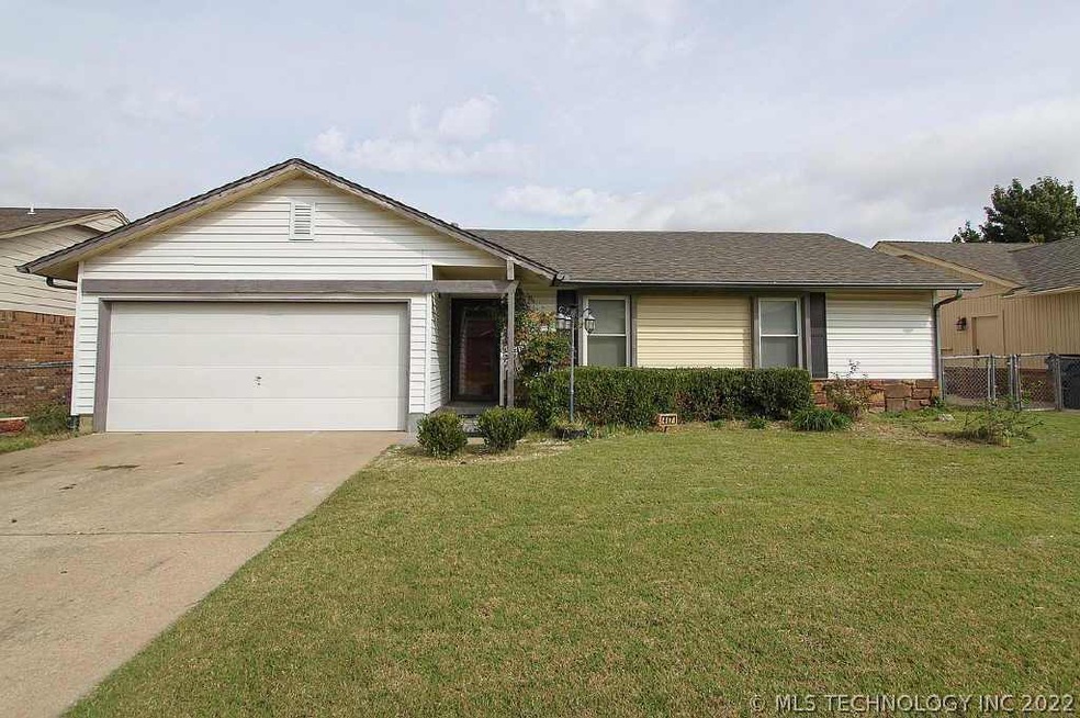 467 E 143rd St, Glenpool, OK 74033 - photo 1