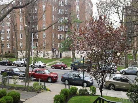 26-15 Parsons Blvd unit 6H, Flushing, NY 11354 - photo 1