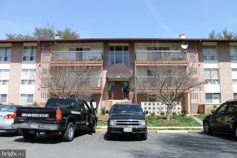 204 Park Terrace Ct SE unit 26, Vienna, VA 22180 - photo 1