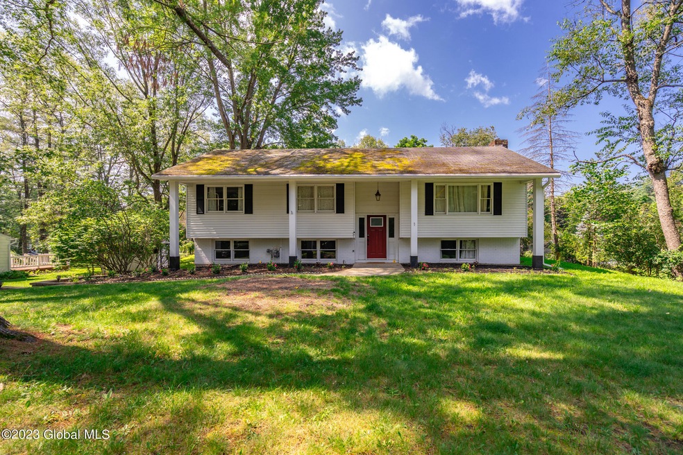 1 Laurie Ln, Saratoga Springs, NY 12866 - photo 1