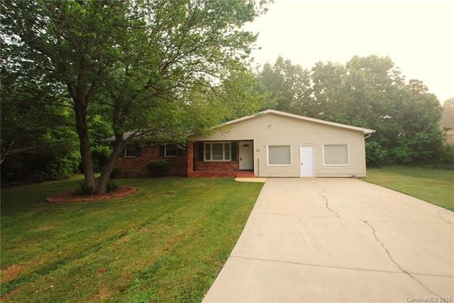 107 Marsh Dr, Statesville, NC 28625 - photo 1