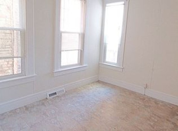 785 Worthington St unit 1st fl, Springfield, MA 01105 - photo 1