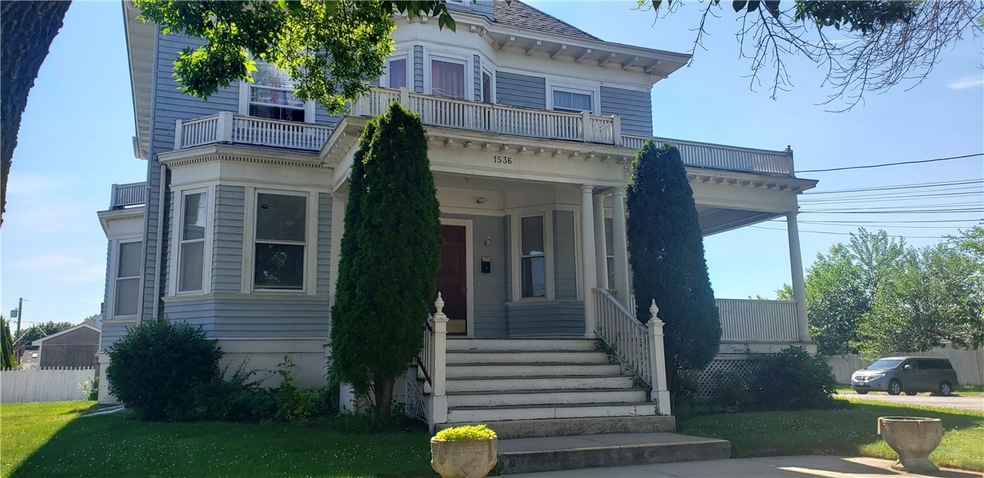1536 Cranston St, Cranston, RI 02920 - photo 1