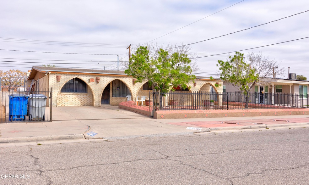 205 Jensen Ave, El Paso, TX 79915 - photo 1