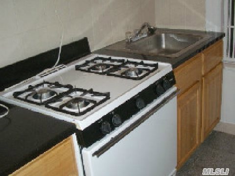 4214 Union St unit 3D, Flushing, NY 11355 - photo 1