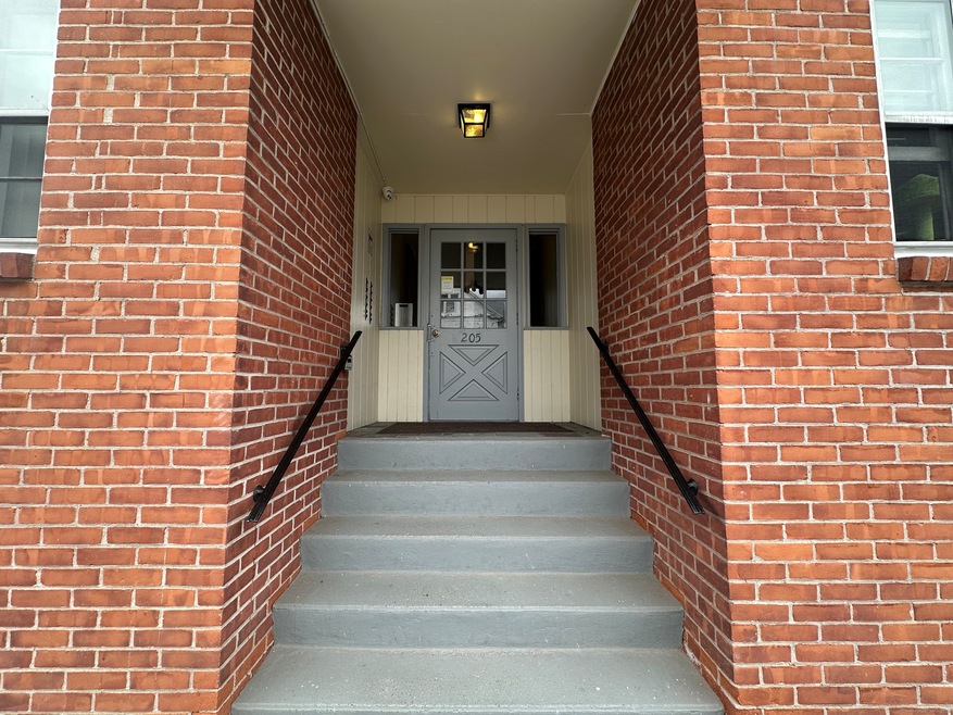 205 Elm St unit 10, West Haven, CT 06516 - photo 1