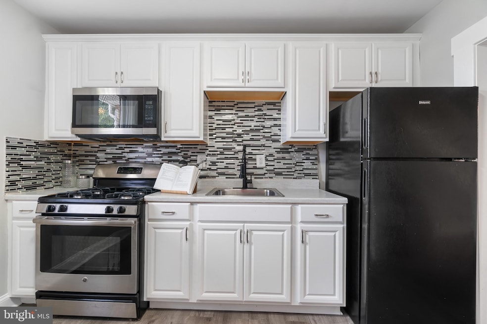 2812 W Mulberry St, Baltimore, MD 21223 - photo 1