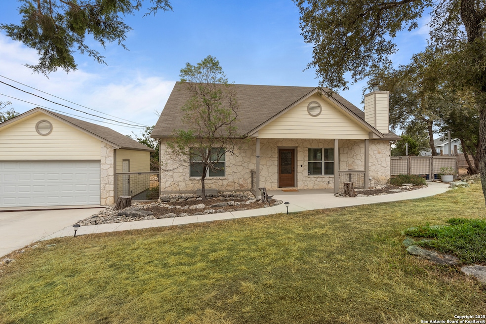 1620 Point View, Spring Branch, TX 78070 - photo 1