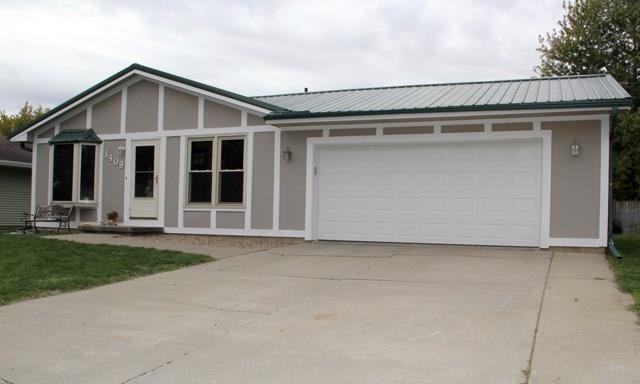 1409 W 3rd Street Place N, Newton, IA 50208 - photo 1