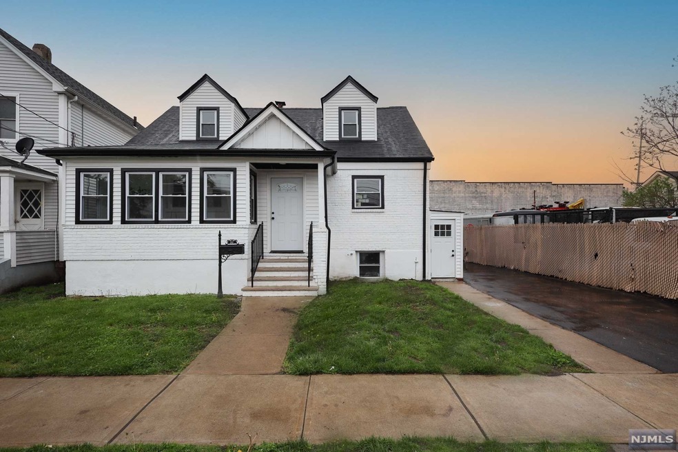 55 Mckinley St, Hackensack, NJ 07601 - photo 1