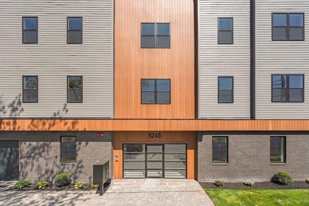 5245 Washington St unit 7, West Roxbury, MA 02132 - photo 1