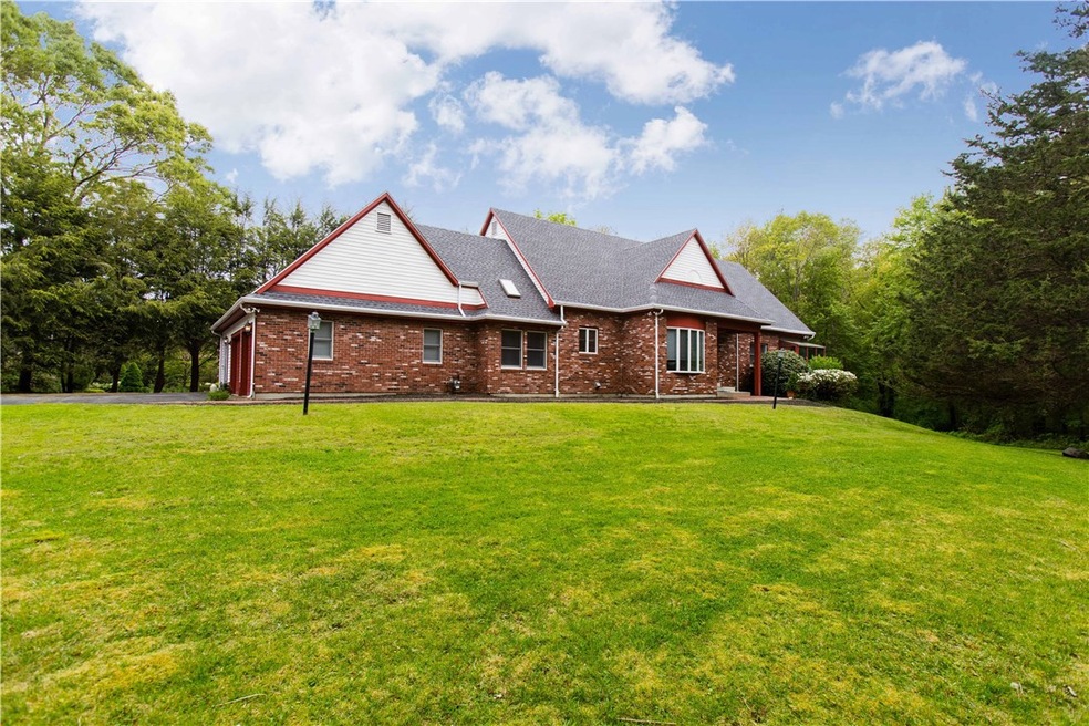 160 Howland Rd, East Greenwich, RI 02818 - photo 1