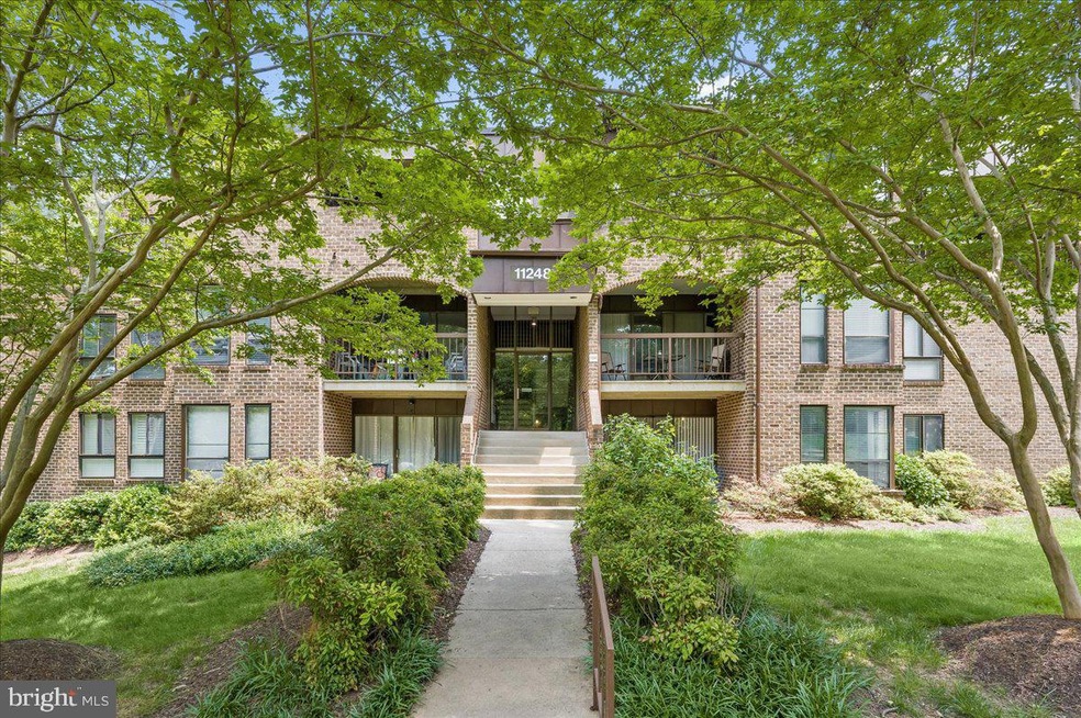 11248 Chestnut Grove Square unit 249, Reston, VA 20190 - photo 1
