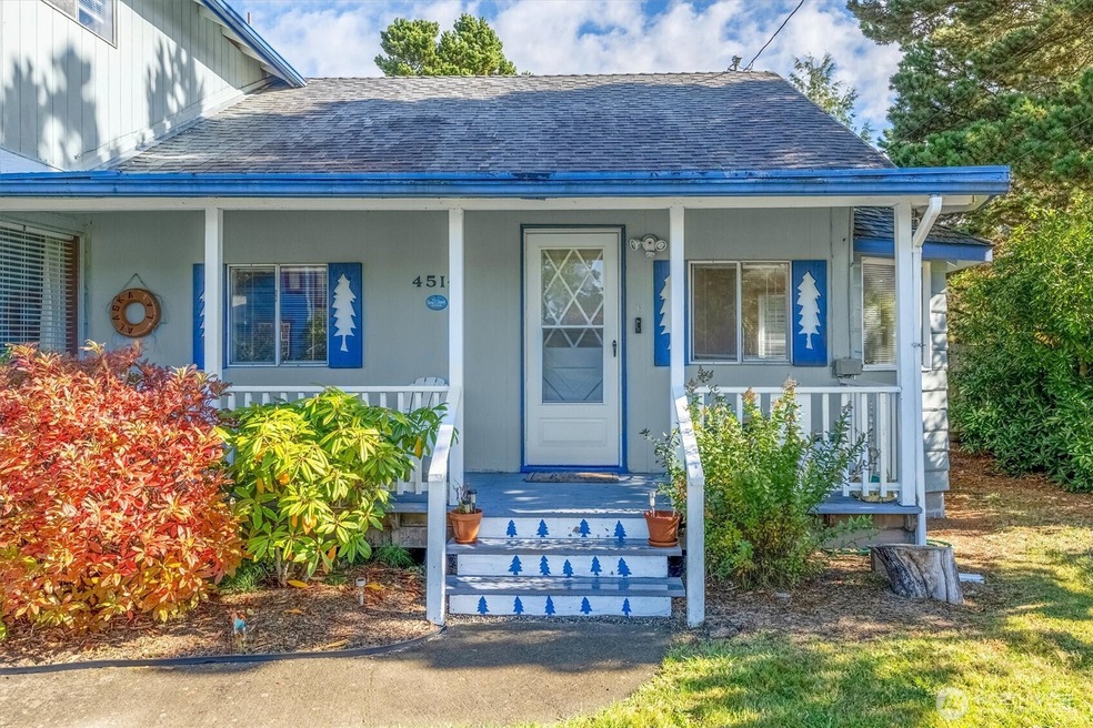 4514 L Place, Seaview, WA 98644 - photo 1