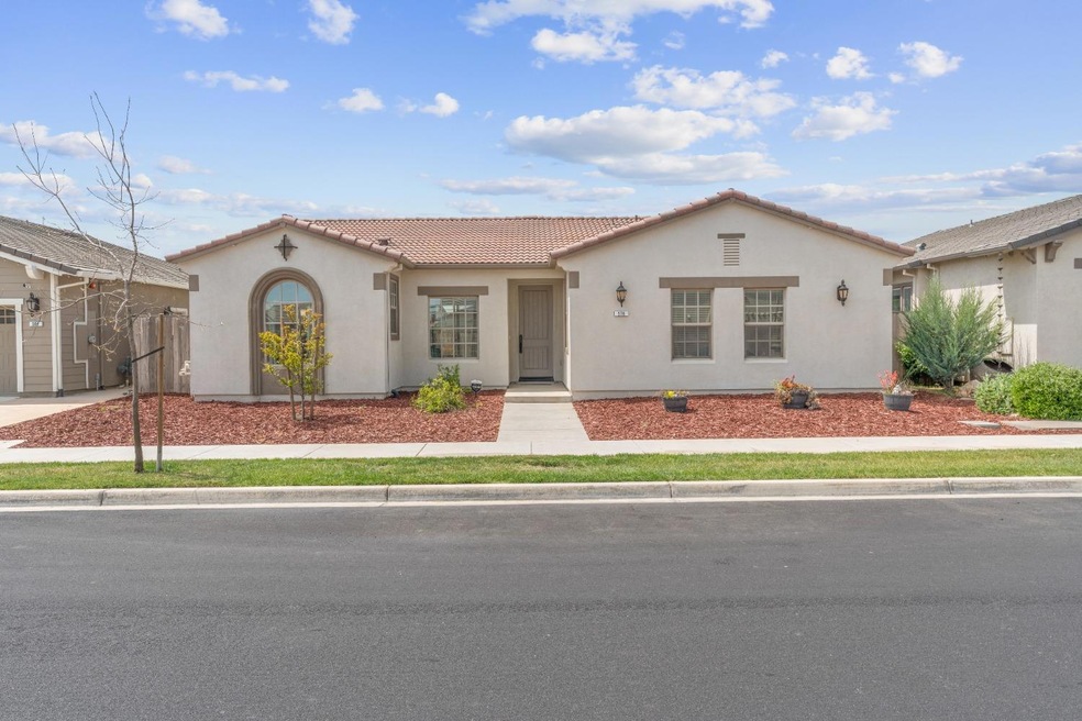 576 Ledo Ln, Oakdale, CA 95361 - photo 1